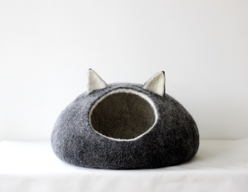 Cat cave with ears. Wool cat house. Gift for pets image 2