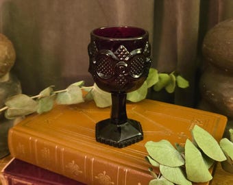 Verre à vin rouge rubis Cape Cod vintage Avon 1876 | Verre Wheaton | Pièce de collection | Décoration gothique sombre