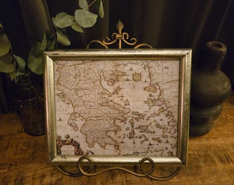 Carte encadrée vintage | Hellas seu Graecia Universa | Cartographie de la Grèce du XVIIe siècle | Dark Academia
