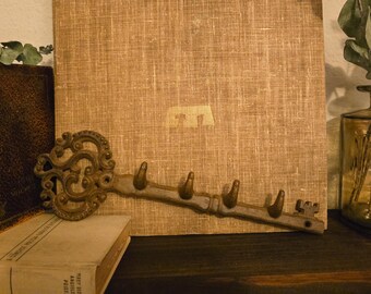 Vintage Cast Iron Skeleton Key Wall Hook Rack | Ornate Filigree | 4 Hooks | Gothic Entryway Décor
