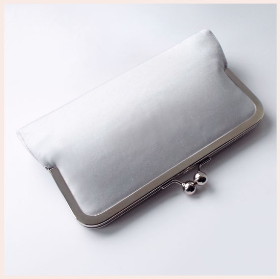 Japanese Kimono Clutch Bag Fabric Silver Beads Floral Design Purse Mir |  Online Shop | Authentic Japan Antiques