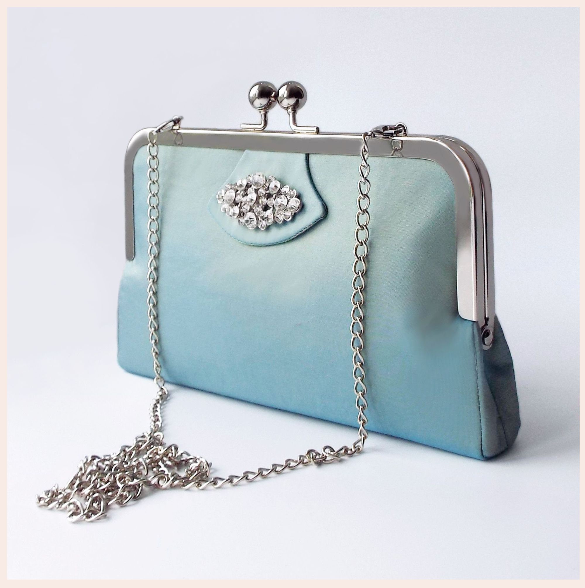 トートバッグ MACH & MACH Pastel light-blue satin small Cadeau handbag Art Deco Clutch Bag for Mother of the Groom, Teal Blue Silk