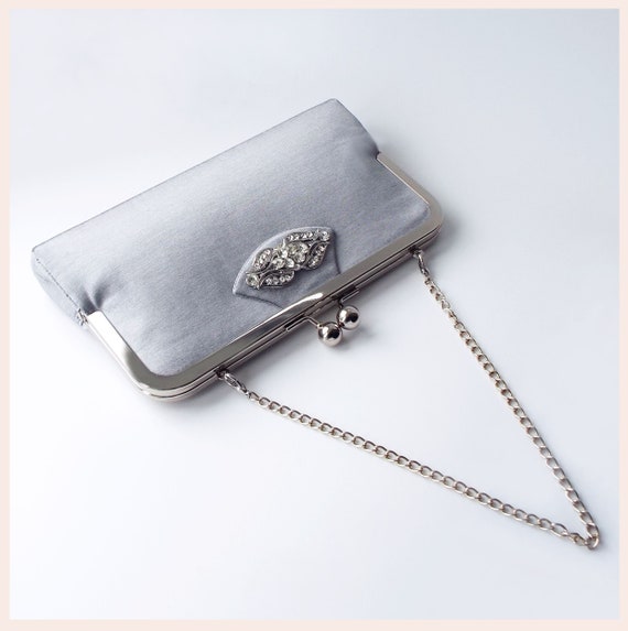 Por ahí alumno Rareza Clutch de noche bolso de boda plateado bolso de seda gris - Etsy España