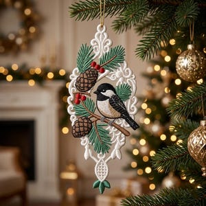 Diseño de bordado de adorno navideño de carbonero FSL, decoración colgante de pájaro de encaje independiente, bordado a máquina de piña para las fiestas de invierno