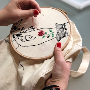 Modern * Embroidery Kit *, DIY Embroidered TOTE BAG, Victorian Hands Sew, Navy or unbleached cotton bag. Tutorial in English or French