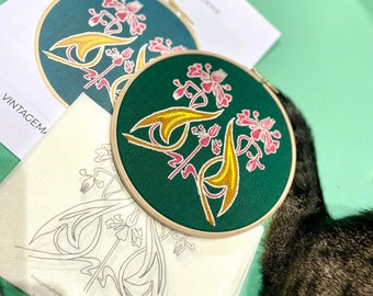 Modern Embroidery Kit, DIY kit, Hand embroidery pattern - Tutorial in English or in French. Art Nouveau Lily, Intermediate level