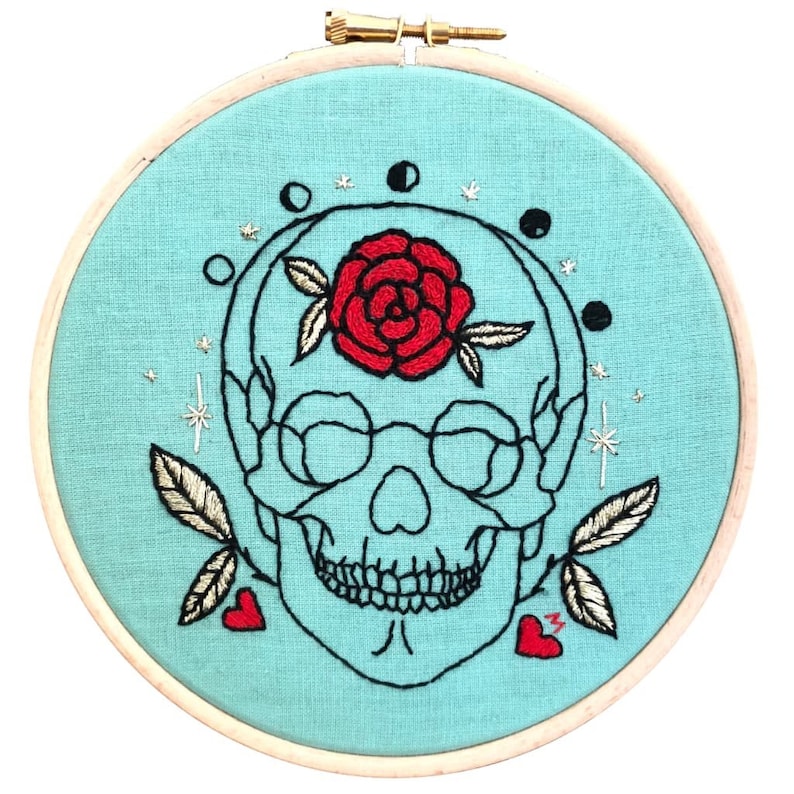 Red rose Skull Gold leaves full needlework paraphernalia with gorgeous scissors and a needle minder Modern EMBROIDERY KIT Gift Box