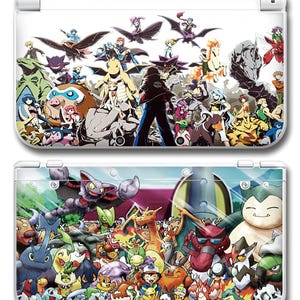 Puede incluir: Una taza de cerámica blanca con un asa negra y el texto "But First, Coffee" en negro, con una fuente de estilo manuscrito. La taza está sobre una superficie blanca.