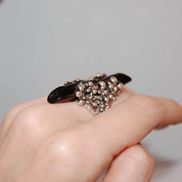 Déclaration Bague en corail noir, Fait à la main avec de l'argent sterling recyclé, Bague à bulles, Bijoux Kreitto, Fait à la main en Grèce, Superbe bague pour elle