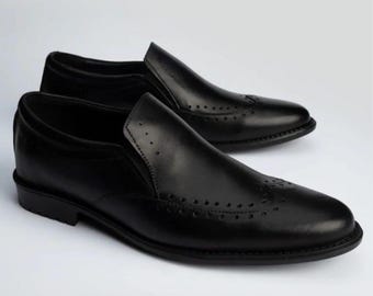 Zapatos brogue de cuero negro hechos a mano para hombre, ideales para traje de boda o para el novio.