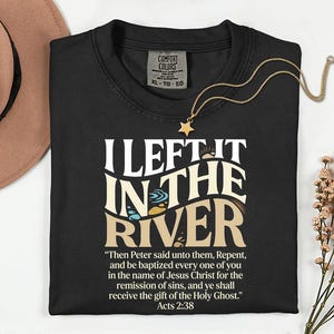 Op de afbeelding: Een set van drie keramische vazen in verschillende hoogtes. De vazen hebben een matte afwerking in crème, beige en bruin. De hoogste vaas is ongeveer 25 cm hoog.