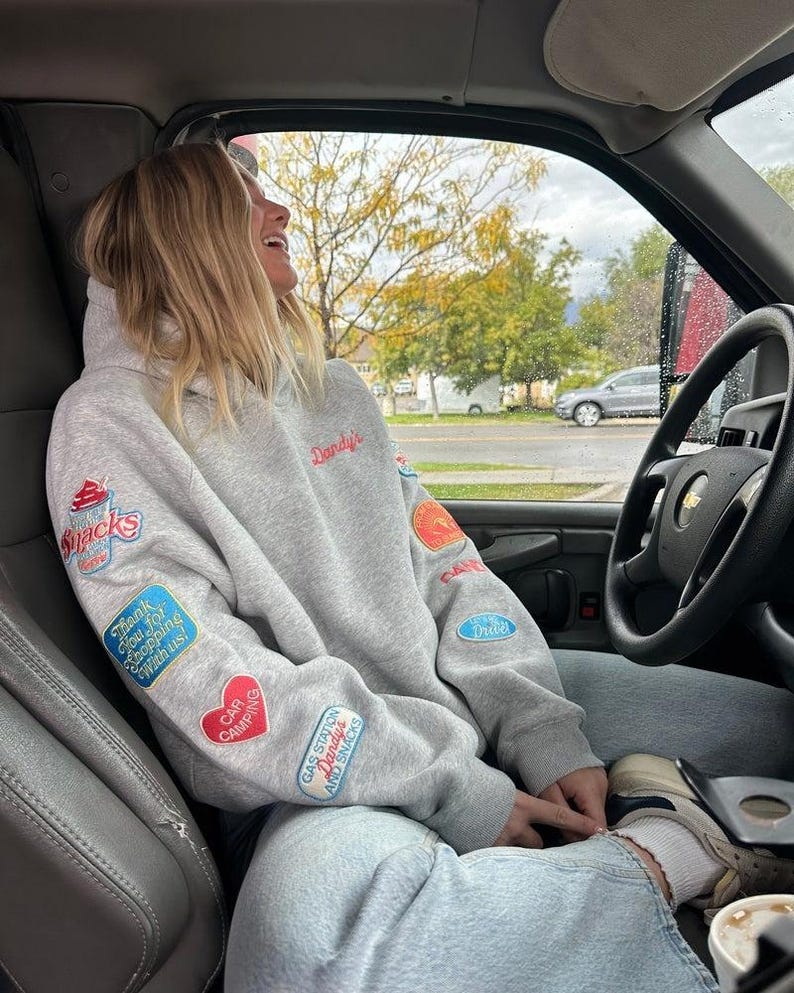 Dandy Hoodie bestickt Streetwear Trendy Handmade Women Style Bild 5