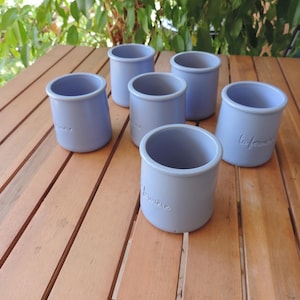 Tarros de yogur Cermer La Fermière, tarros de gres azul vidriado de estilo vintage. Decoración rústica, decoración de mesa, vajilla, cerámica francesa.