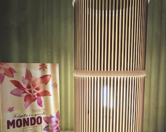 Lámpara de mesa Japandi de listones de bambú – Diseño original – Luz cálida para el dormitorio – Estilo Wabi Sabi – Hecha en Italia