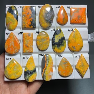 Gelber Jaspis ist ein wunderschöner Naturstein, der für seine warme goldgelbe Farbe und sein erdiges Aussehen bekannt ist. |Code-H-1 |