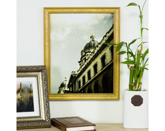 Stratton Aged Gold Picture Frame w/ Glass – .75&quot; Thin Victorian Queen Anne Style by Craig Frames – 25 Sizes (314GD)
