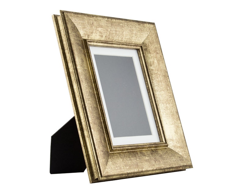 Craig Frames 5x7 Inch Vintage Gold Standing Picture Frame Mat With 4x6 Single Opening 2 Wide 2123150507easel1