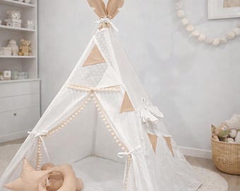 Tenda tipi bege e branca