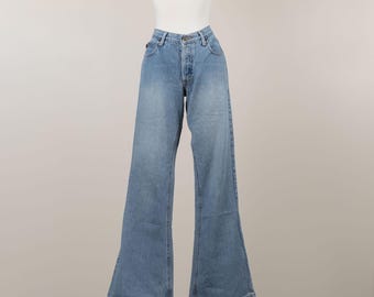 Vintage 90s Mudd Jeans Flared Leg Button Fly Size 9 / 27 in Y2K Light Wash Denim Beat Generation