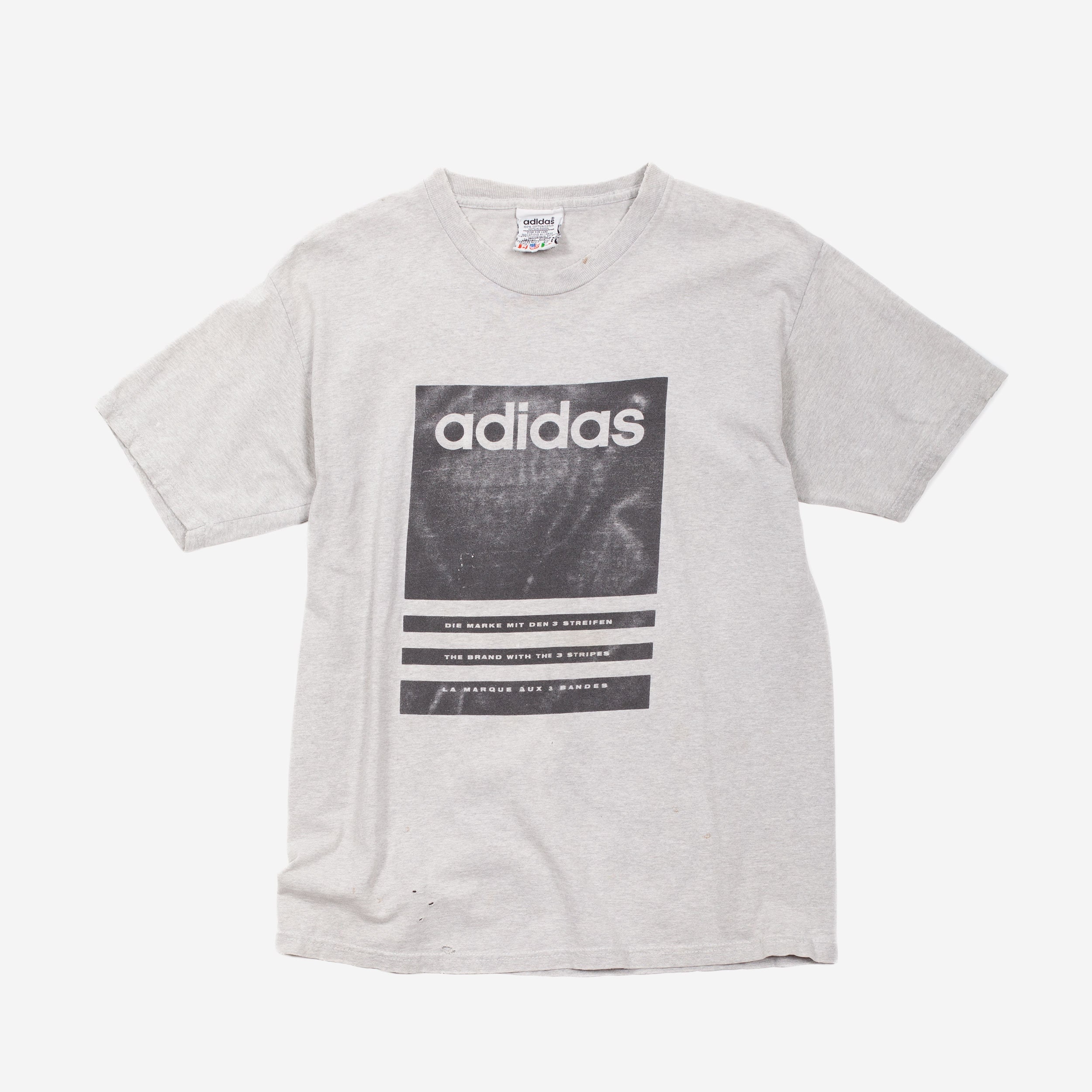 Adidas t shirt die marke mit den 3 streifen 2025