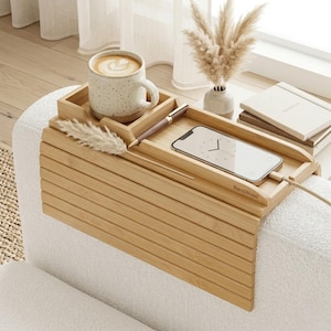 Mesita auxiliar de madera para sofá, bandeja flexible de bambú para bebidas y mandos a distancia, organizador tipo funda para reposabrazos.