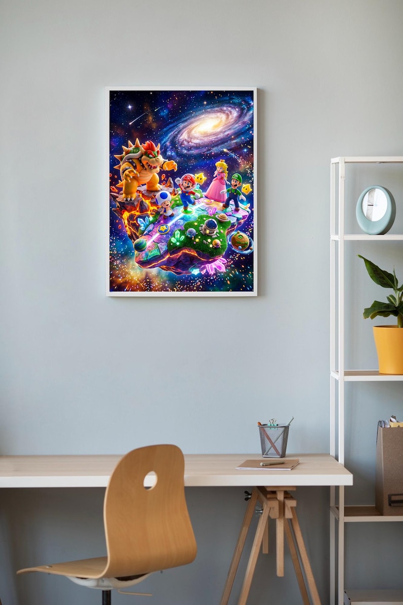 Puede incluir: Una impresi&oacute;n art&iacute;stica enmarcada que presenta personajes de la serie de videojuegos Super Mario sobre un fondo de una galaxia arremolinada. La obra de arte incluye a Mario, Peach, Luigi, Bowser y otros personajes familiares.