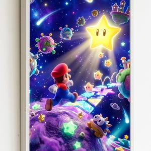 K&ouml;nnte beinhalten: Gerahmter digitaler Kunstdruck mit einer Szene aus einem Videospiel. Das Kunstwerk zeigt eine Figur in roter M&uuml;tze und blauer Latzhose, die durch eine farbenfrohe, sternen&uuml;bers&auml;te Galaxie rennt. Der Druck enth&auml;lt einen gro&szlig;en gelben Stern und andere animierte Charaktere.