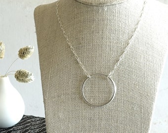 Silver Circle Pendant Necklace, Textured Circle Link Congruent Pendant Necklace