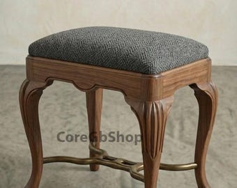 Taburete de tocador tapizado de estilo vintage, asiento auxiliar de nogal tallado de estilo francés.
