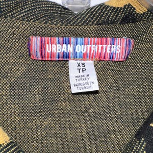 Urban Outfitters Arlo miniklänning i retro blommönster bild 7