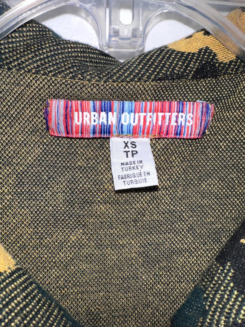 Urban Outfitters Arlo miniklänning i retro blommönster bild 7