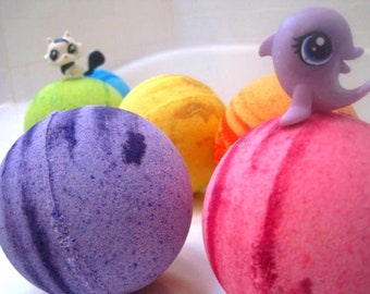 Pets Bath Bomb with Toy Inside