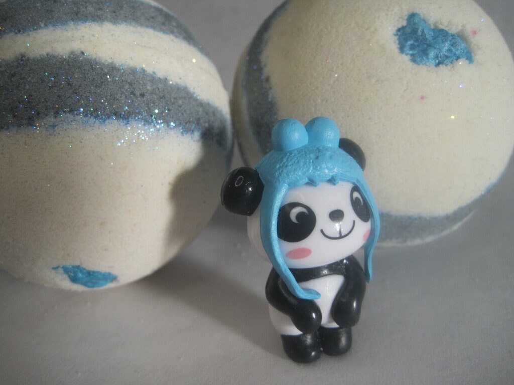 NEW CHARACTERS - Panda Bomb- Bath Bomb with Unique Panda Toy Inside