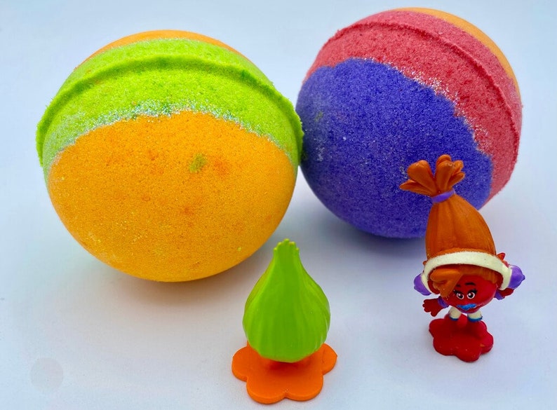 Troll Bath Bomb with Toy Inside image 3