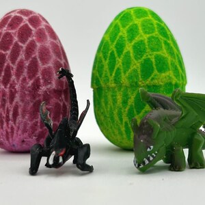 Dragon Egg Bath Bomb with Dragon Toy Inside image 5