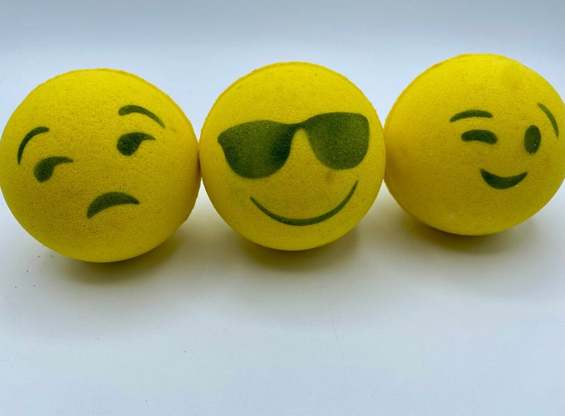 Emoji Bath Bomb with Toy Inside Yellow image 6