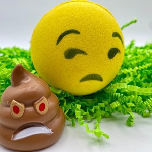 Emoji Bath Bomb with Toy Inside Yellow image 9