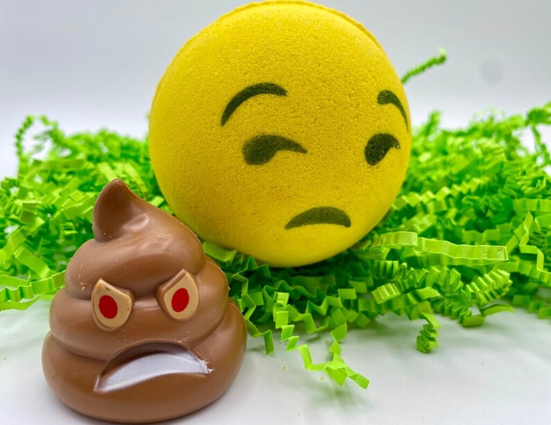 Emoji Bath Bomb with Toy Inside Yellow image 9