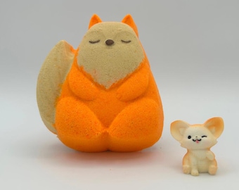 Red Fox Bath Bomb with Cute Fox Minifigurine Inside
