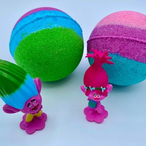 Troll Bath Bomb with Toy Inside image 1