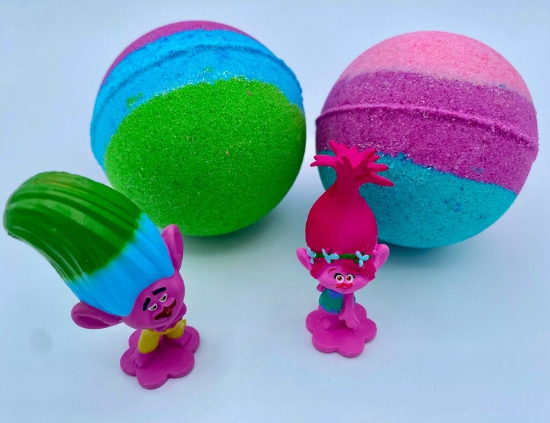 Troll Bath Bomb with Toy Inside image 1