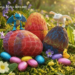 Dragon Egg Bath Bomb with Dragon Toy Inside image 2