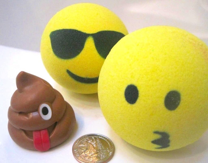 Emoji Bath Bomb with Toy Inside Yellow image 5