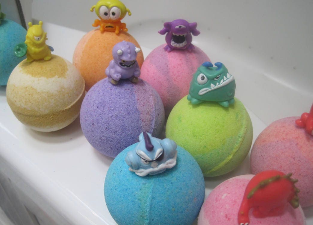 Kid Friendly Monster Bombs- Bath Bombs with Surprise Monster Toys Ins…