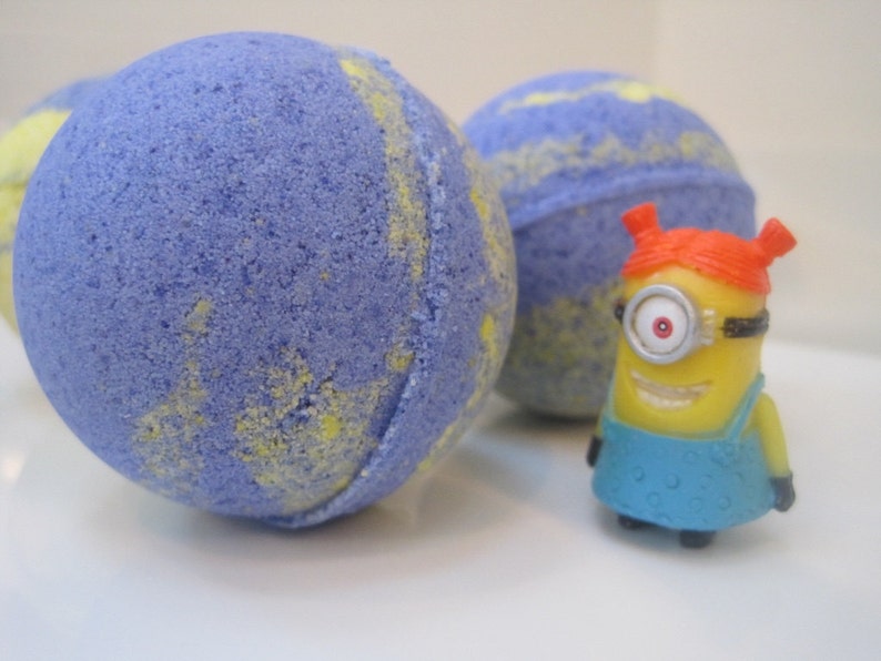 2 Minionboms Kid Friendly Bath Bombs With Minion Toys Inside Etsy