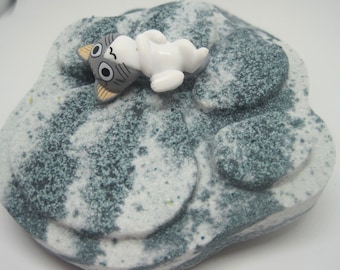 Cat Paw Print Bath Bomb with Toy Inside