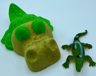 Alligator Bath Bomb with Alligator Toy Inside