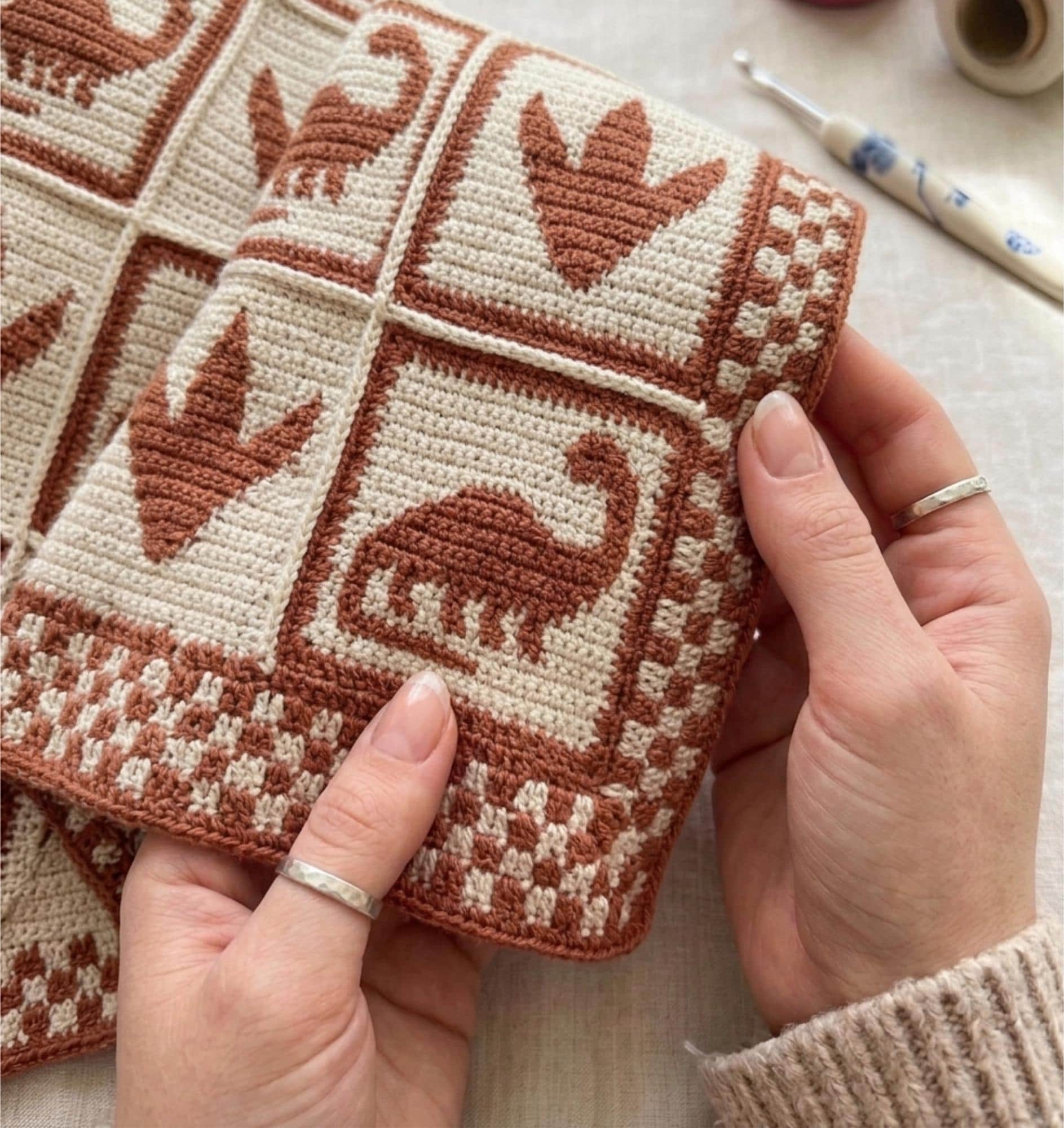 40 Dinosaur Blanket Crochet Patterns to Stitch for Kids, Nurseries, and Dino Fans 17 Dinosaur baby blanket Crochet