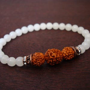 Women&#39;s White Jade & Rudraksha Seed Mala Bracelet // 27 Bead Mala Bracelet // Yoga, Buddhist, Mala Beads, Prayer Beads, Jewelry
