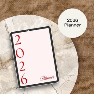 Può includere: Un set di tre tazze in ceramica con finitura opaca e macchiettata. Le tazze sono nei toni del crema, grigio chiaro e grigio scuro. Ogni tazza ha un design semplice e minimalista e un manico arrotondato.